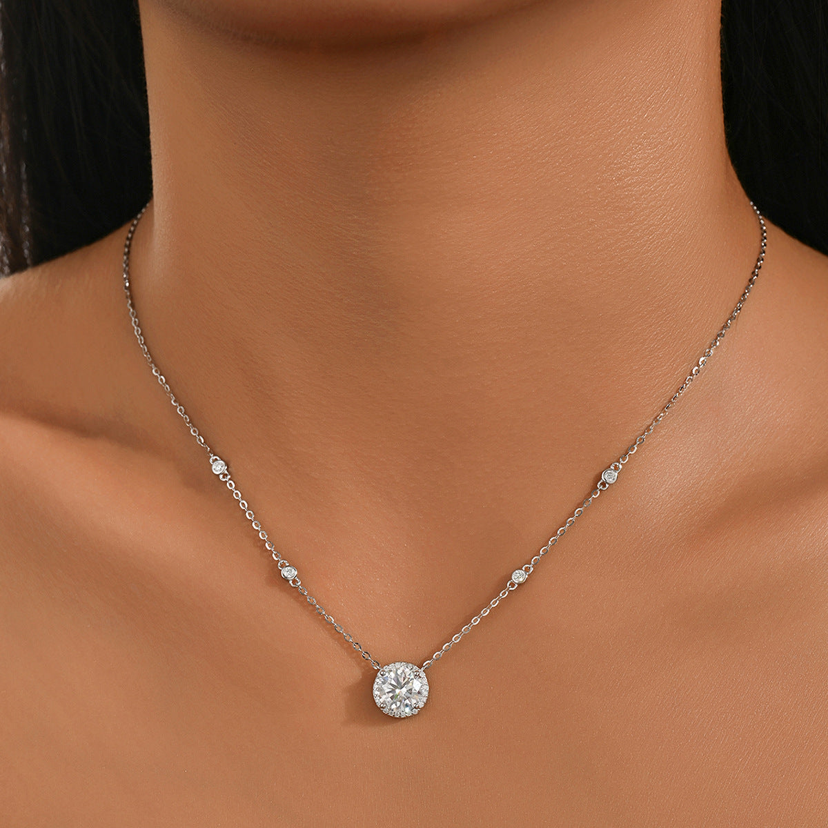 Round "Twinkling Starlight" Moissanite Pendant