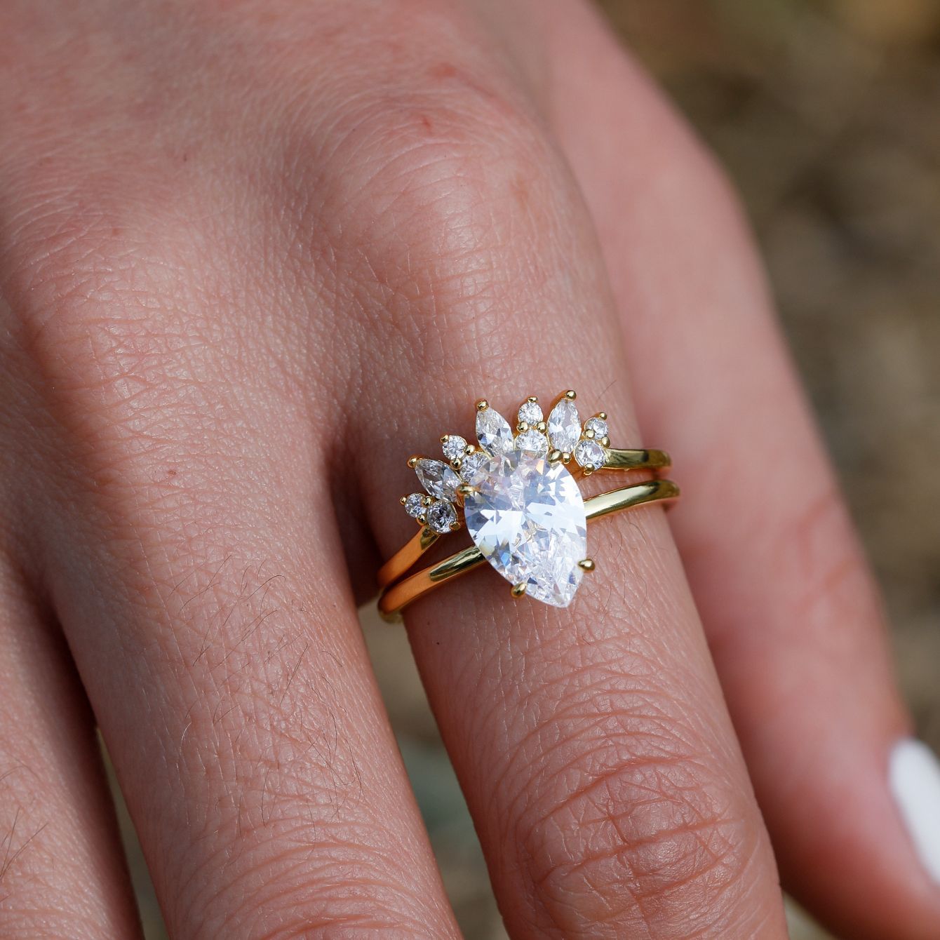 Pear-shaped Moissanite Bridal Ring Set