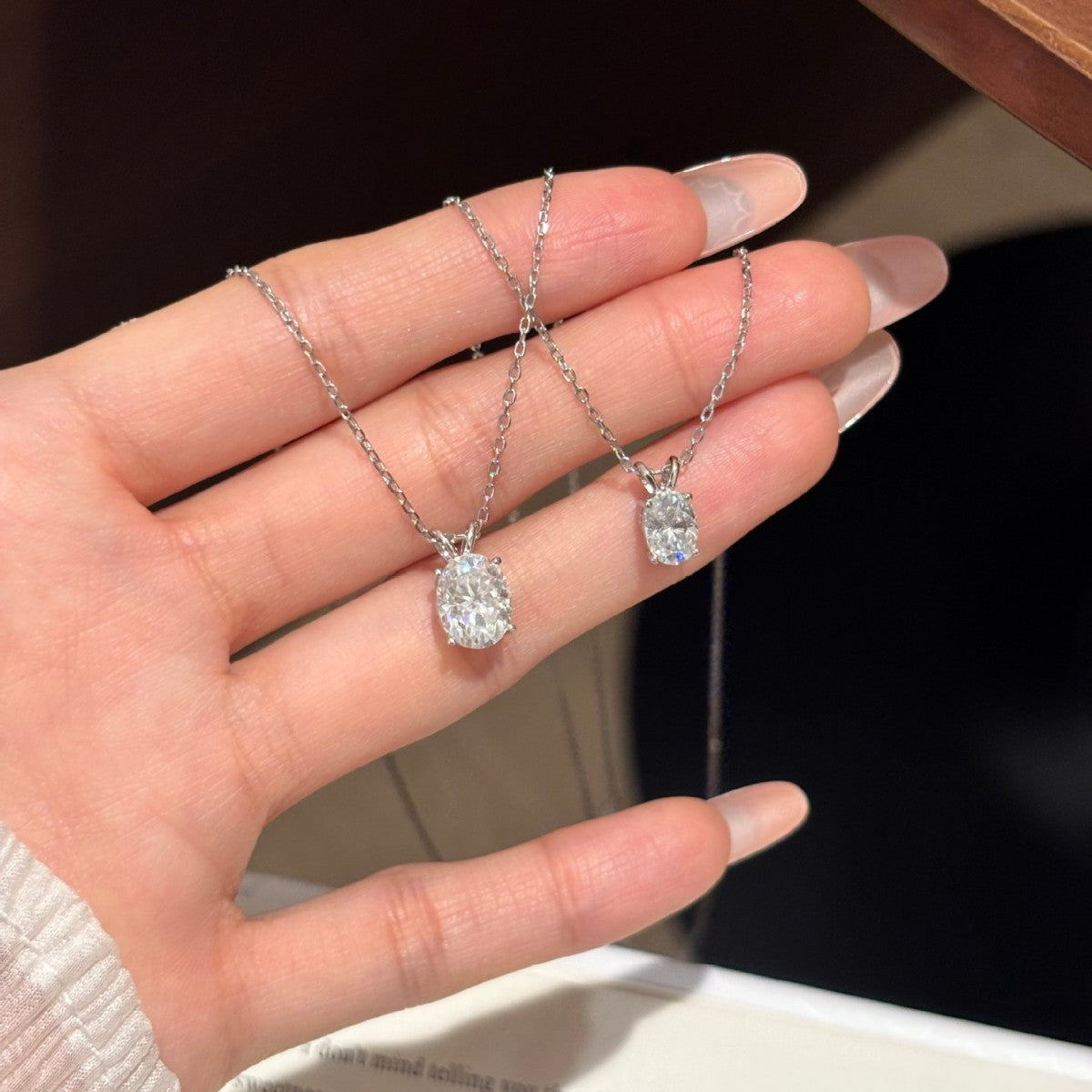 Niche Minimalist Oval Moissanite Necklace