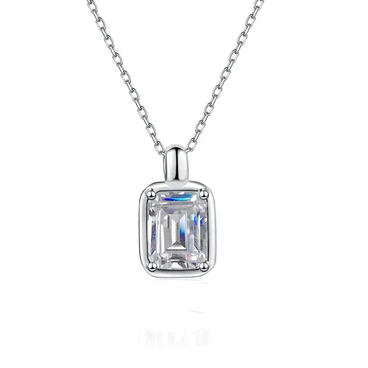 Solitre Emerald Moissanite Necklace